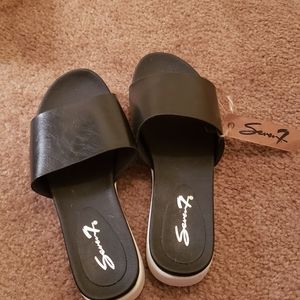 BNWT Seven leather Slides